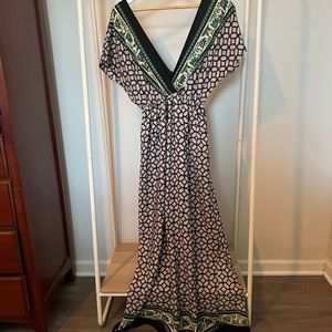 Colorful v neck maxi dress! Size S.